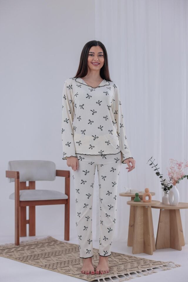 Kurdele Desenli Ekru Renk Kaşkorse Kumaş Nefes Alır Rahat Kalıp Kadın Uzun Kollu Pijama Takımı M