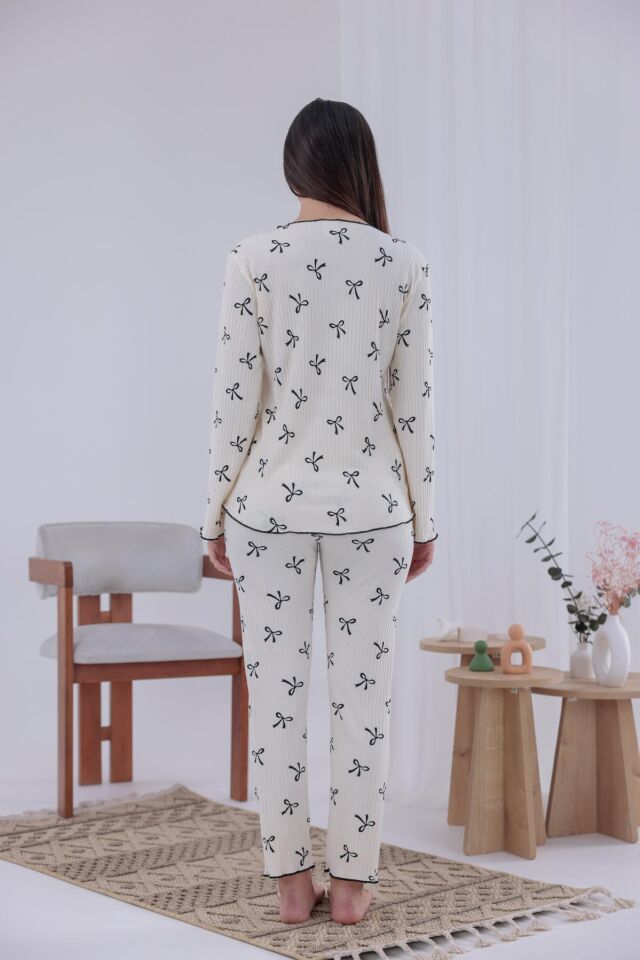 Kurdele Desenli Ekru Renk Kaşkorse Kumaş Nefes Alır Rahat Kalıp Kadın Uzun Kollu Pijama Takımı M