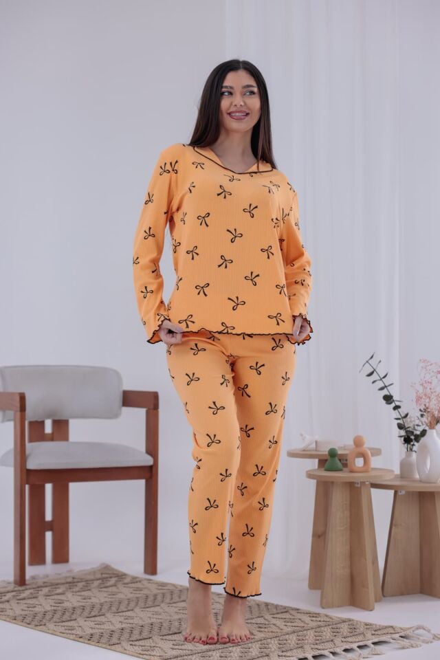 Kadın Kurdele Desenli Turuncu Renk Kaşkorse Kumaş Nefes Alır Rahat Kalıp Uzun Kollu Pijama Takımı M