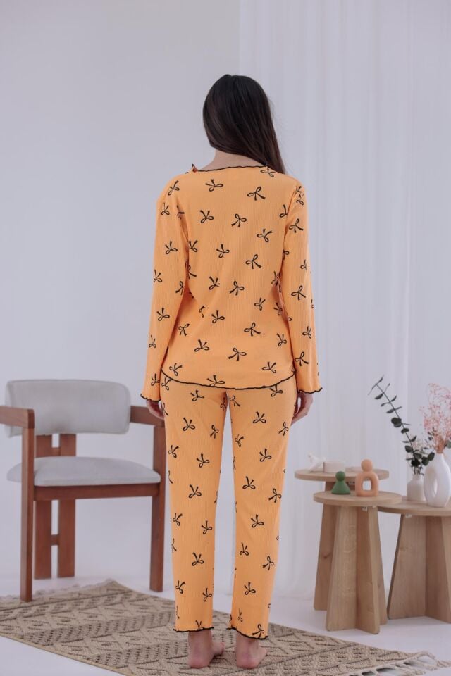 Kadın Kurdele Desenli Turuncu Renk Kaşkorse Kumaş Nefes Alır Rahat Kalıp Uzun Kollu Pijama Takımı M