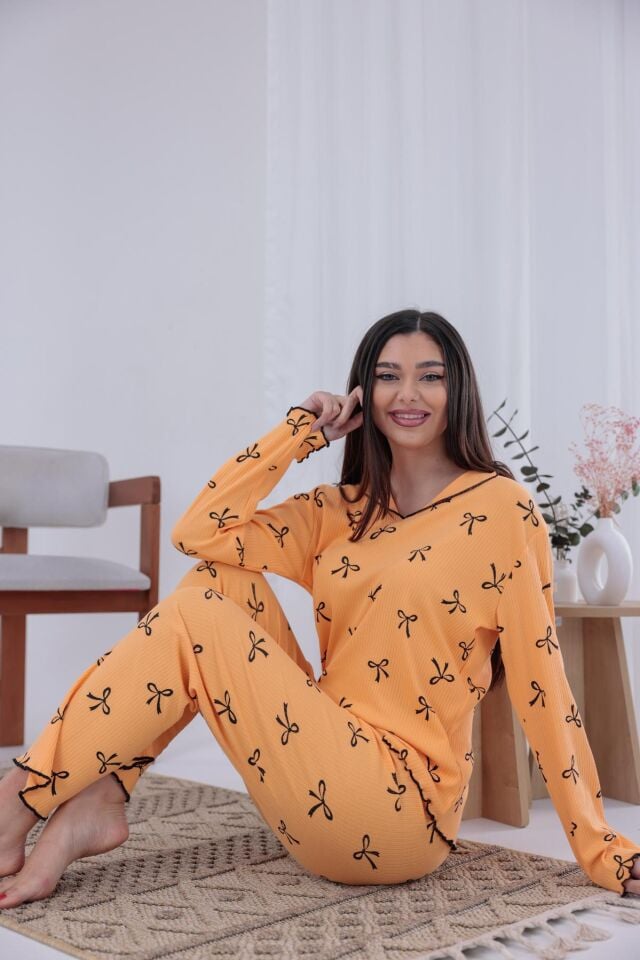 Kadın Kurdele Desenli Turuncu Renk Kaşkorse Kumaş Nefes Alır Rahat Kalıp Uzun Kollu Pijama Takımı