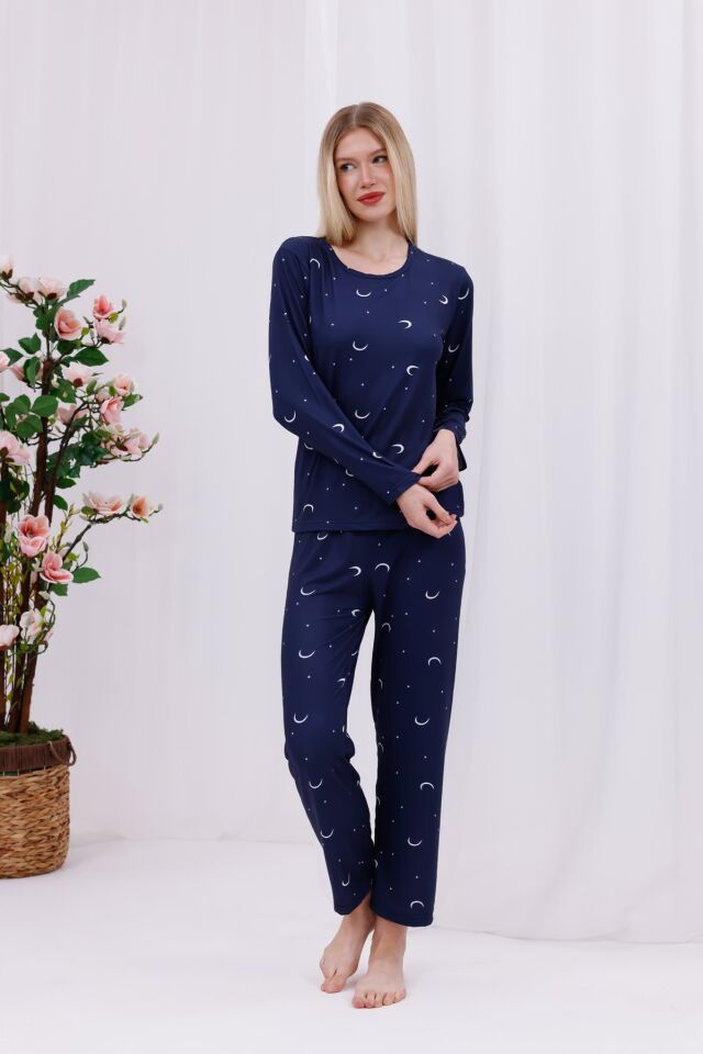 Yumuşak Dokulu Rahat Kalıp Uzun Kollu Örme Kadın Pijama Takımı Lacivert Ayyıldız - S