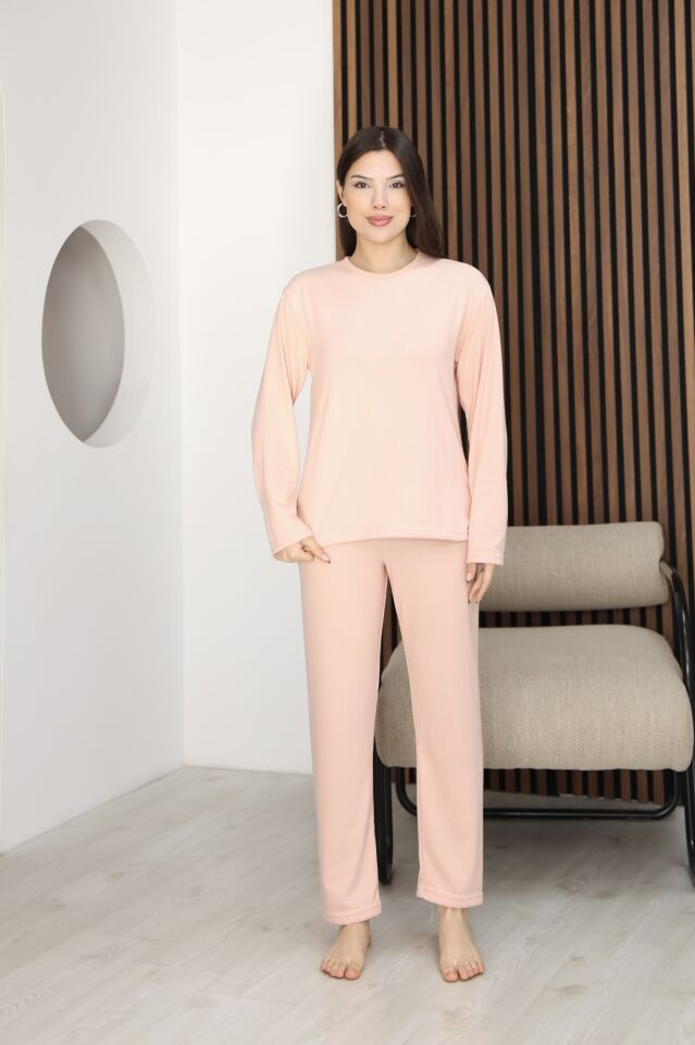 Kışlık Kadın Kadife Pijama Takımı Yumuşak Dokulu Uzun Kollu Rahat Kalıp Gülkurusu - XL