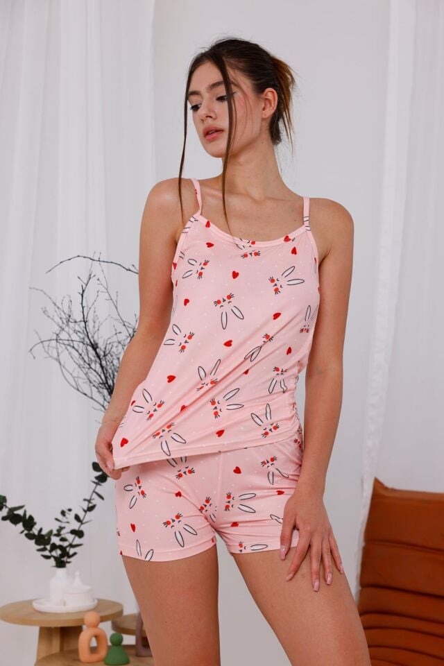 Kadın Pembe Tavşan Baskılı Yumuşak Dokulu Kumaş Örme İp Askılı Şortlu Pijama Takımı